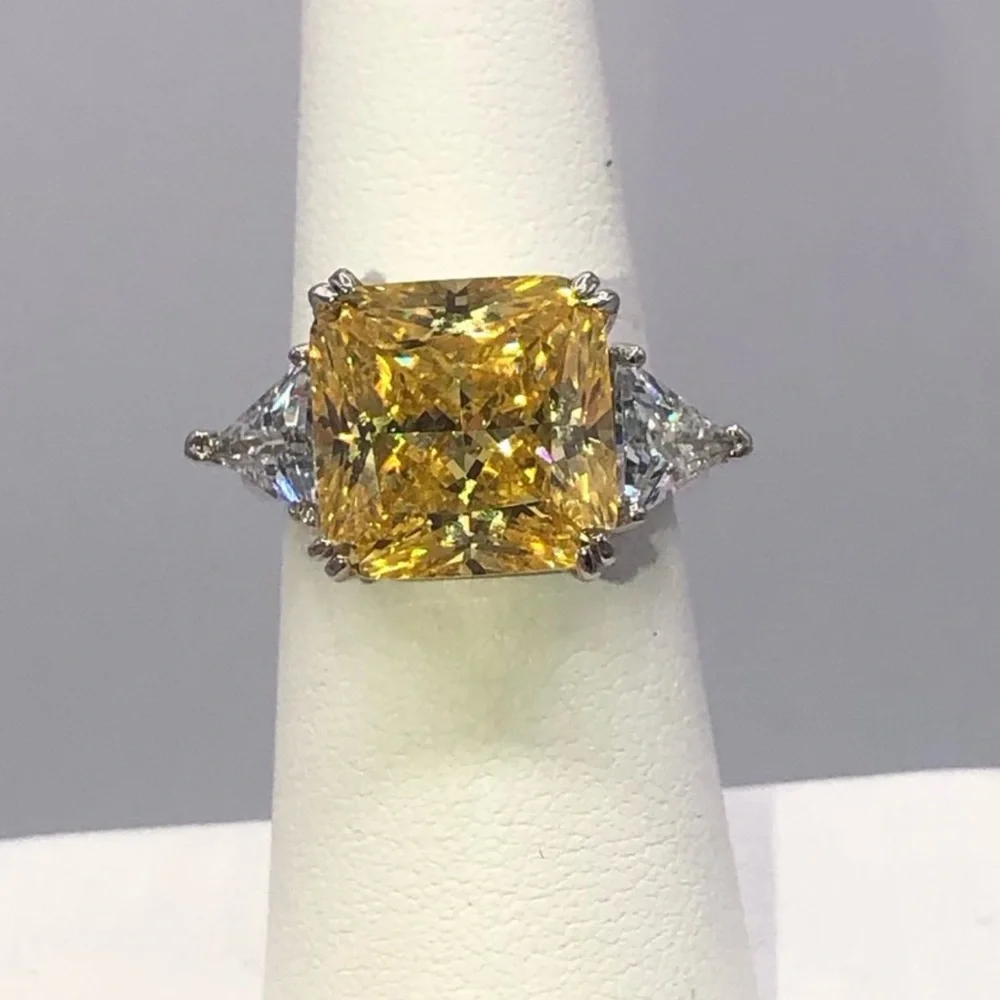 18k 6.5ct Canary Ring - Picture 11 of 15
